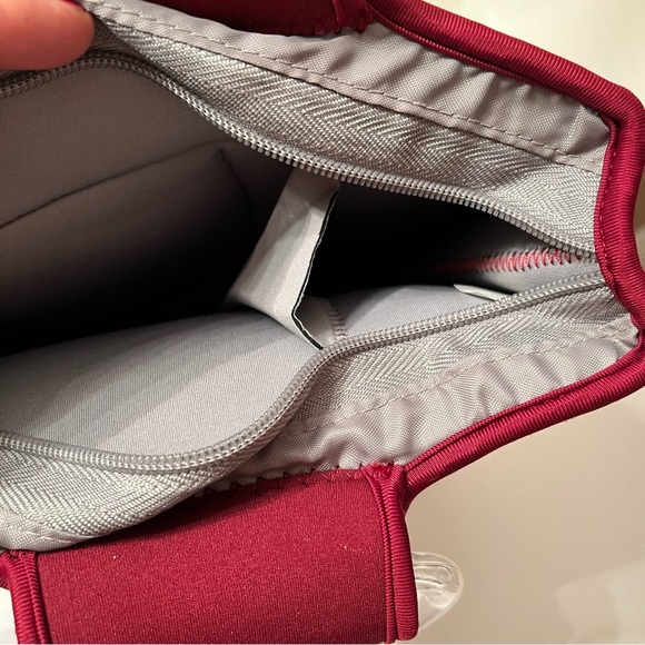 Picnic Time Burgundy Neoprene Lunch - Picture 4 of 4